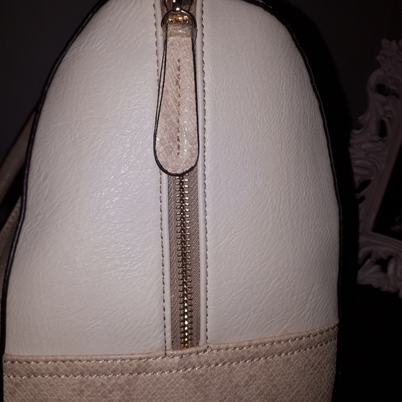 ALDO HAND BAG + WALLET - Picture 5 of 13